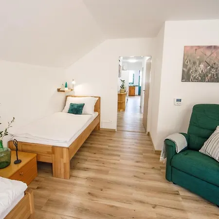 Vinarsky Spalek ノヴィー・シャルドルフ